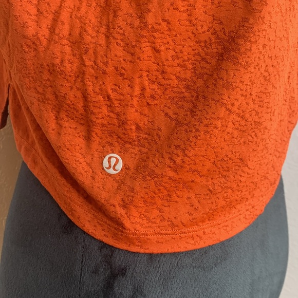 Lululemon rust red sleeveless cropped workout activewear top - Picture 3 of 3